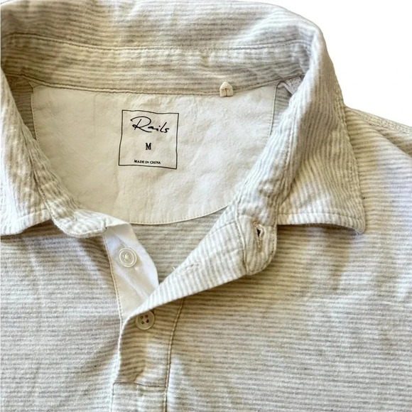 🌴 Rails MEN’S polo shirt soft white with tan stripes EUC - Picture 2 of 4